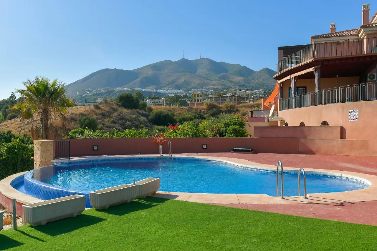 Bluebenalmadena 200Meters From The Beach With Jacuzzi And Rooftop Terrace (Adults Only) 0*,  España